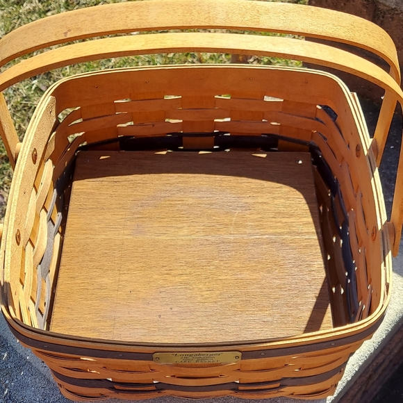 1992 Longaberger J.W. Cake Basket w/Riser - Picture 2 of 4